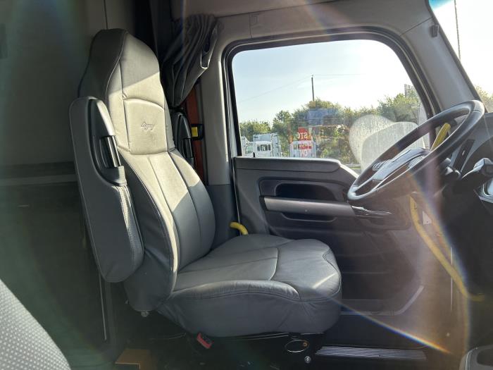 2021 Kenworth T680-23