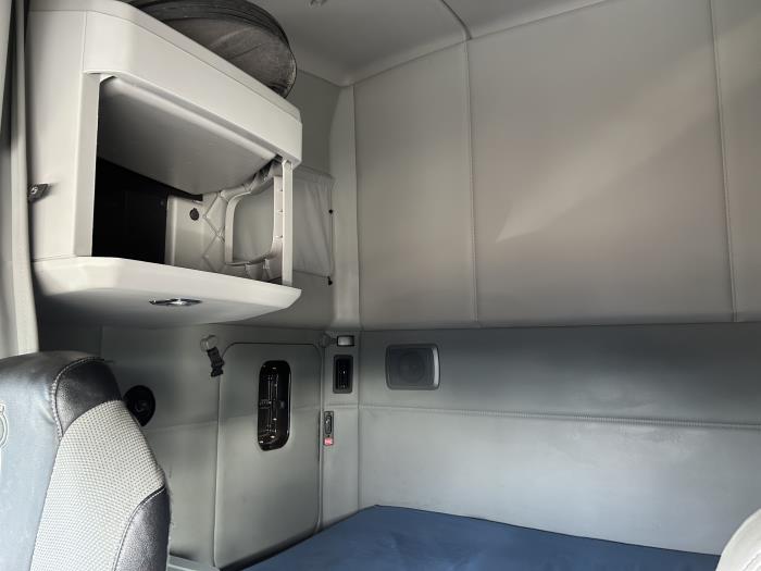 2021 Kenworth T680-28