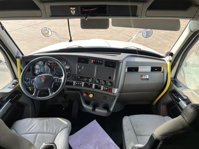 2021 Kenworth T680-32