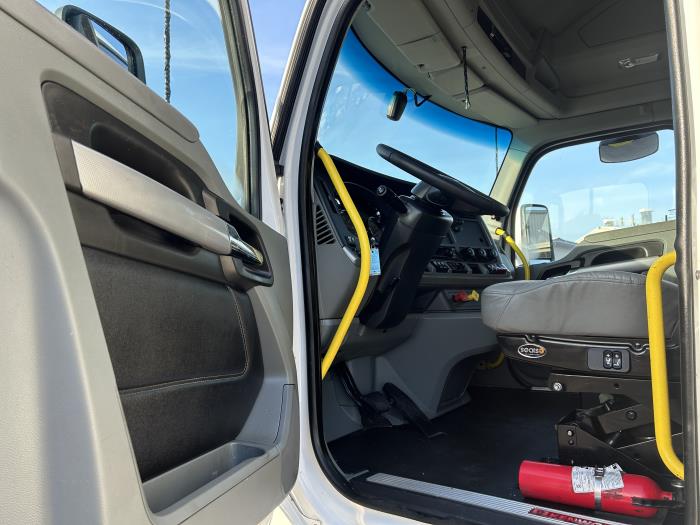2021 Kenworth T680-24