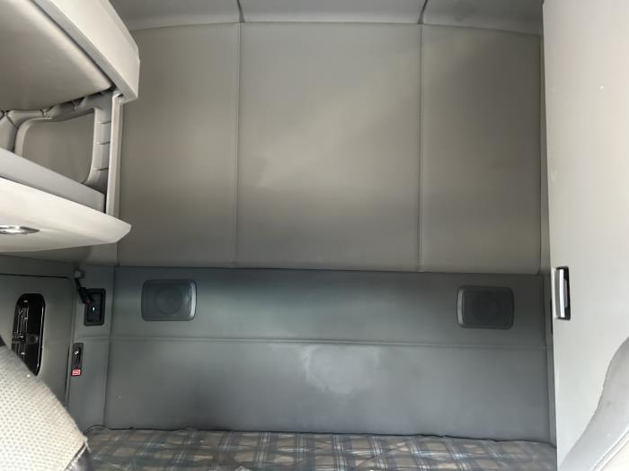 2021 Kenworth T680-29