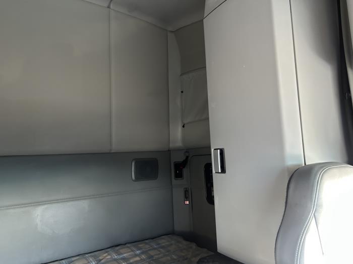 2021 Kenworth T680-30
