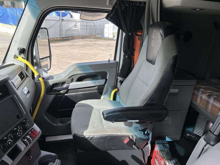 2021 Kenworth T680-25
