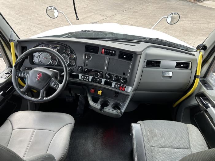 2021 Kenworth T680-31