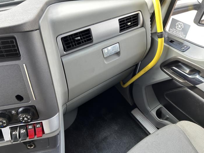 2021 Kenworth T680-32