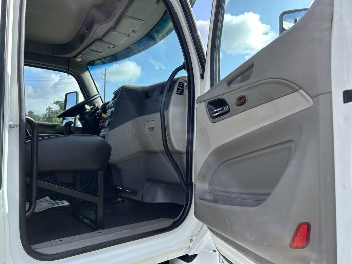 2020 Peterbilt 579-22