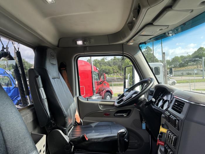 2020 Peterbilt 579-23