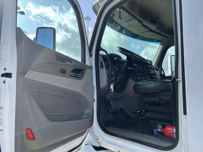 2020 Peterbilt 579-24