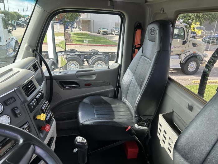 2020 Peterbilt 579-25