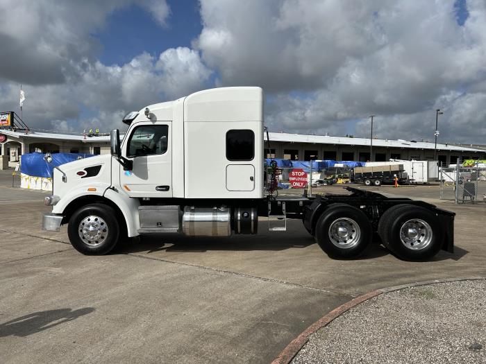 2021 Peterbilt 567-2