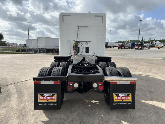 2021 Peterbilt 567-4