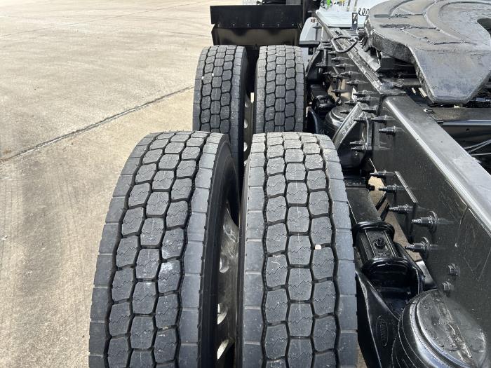 2021 Peterbilt 567-12