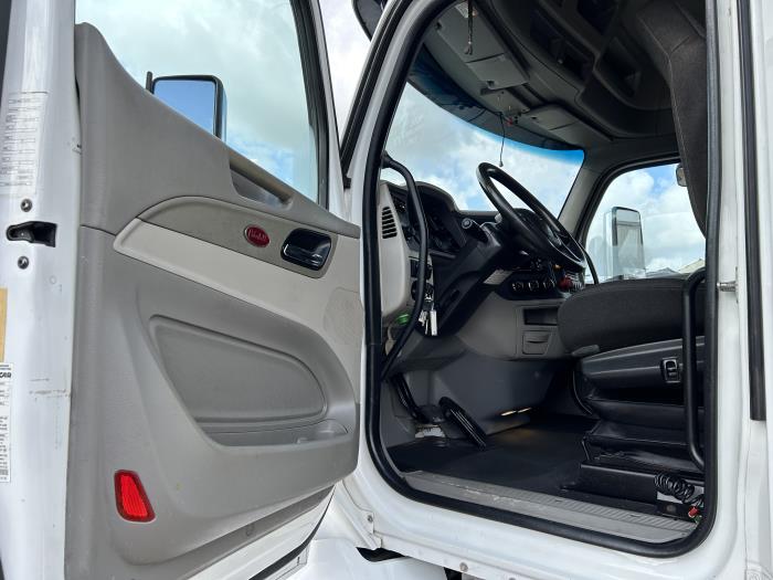 2021 Peterbilt 567-24