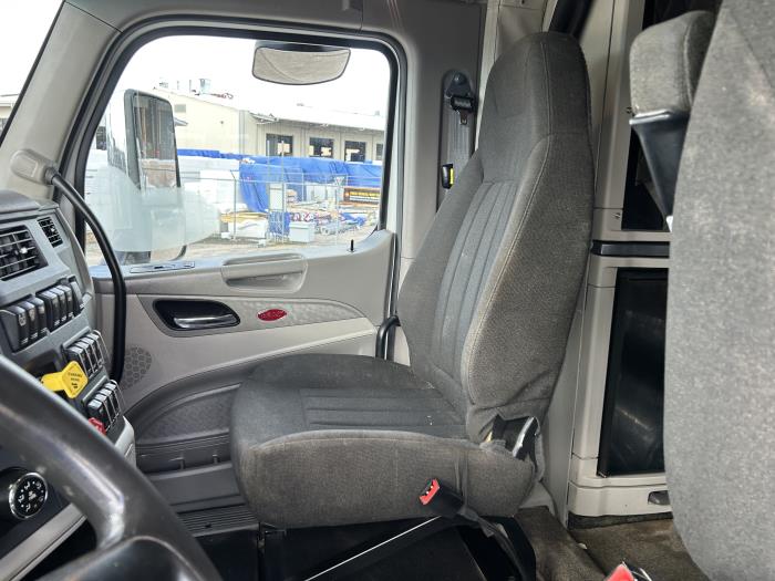 2021 Peterbilt 567-25