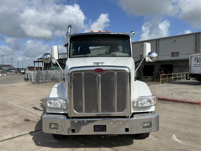 2020 Peterbilt 567-8
