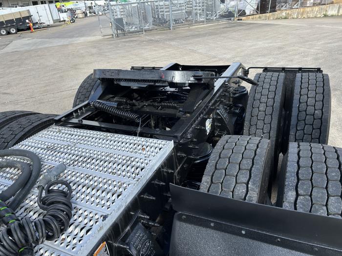 2020 Peterbilt 567-15