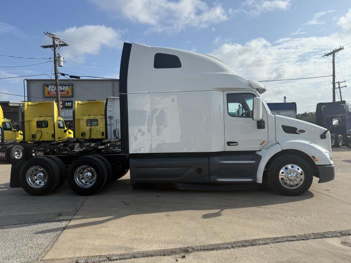 2021 Peterbilt 579-25