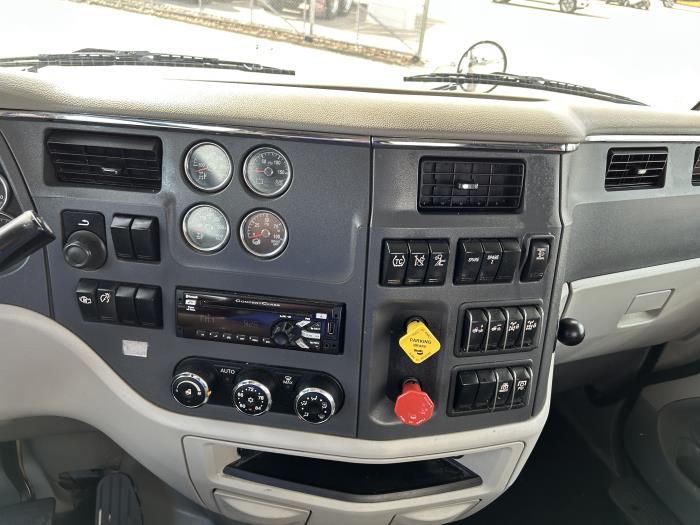2020 Peterbilt 567-30