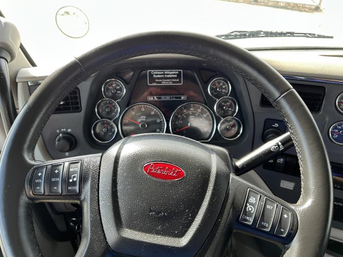 2020 Peterbilt 567-32