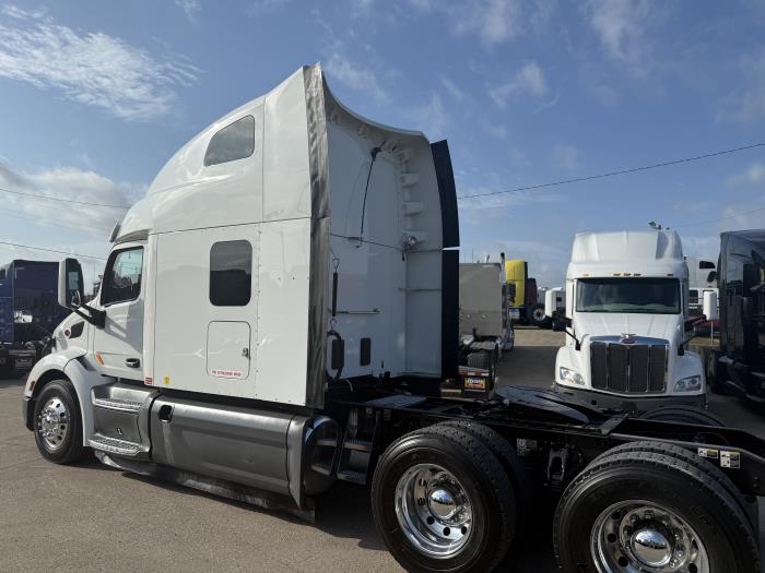 2021 Peterbilt 579-3