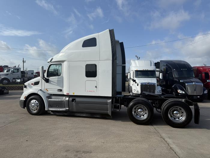 2021 Peterbilt 579-30
