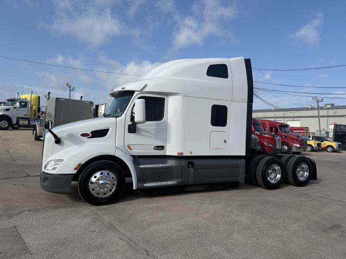 2021 Peterbilt 579-32
