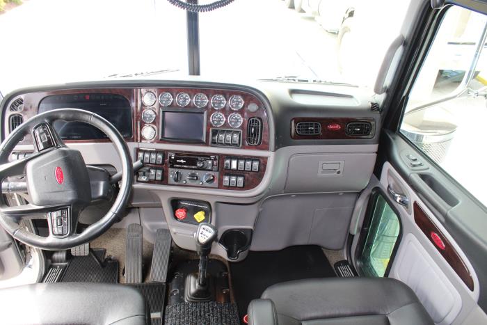 2024 Peterbilt 389-15