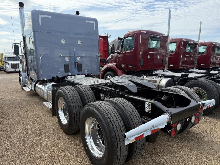 2026 Peterbilt 589-2