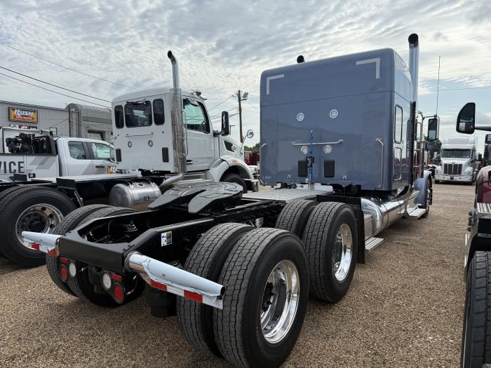 2026 Peterbilt 589-3