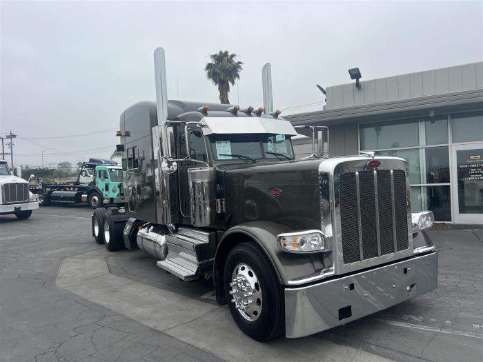 2023 Peterbilt 389-3