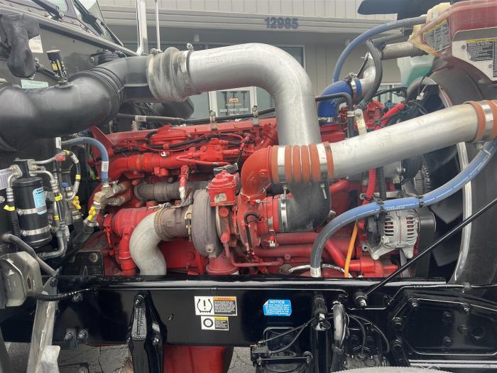 2023 Peterbilt 389-16