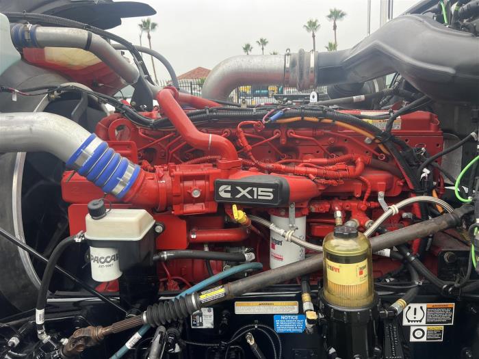 2023 Peterbilt 389-17