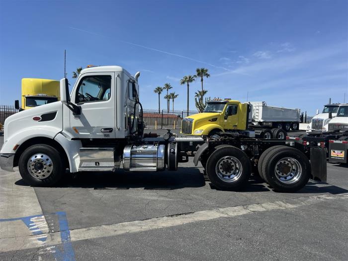 2020 Peterbilt 567-10