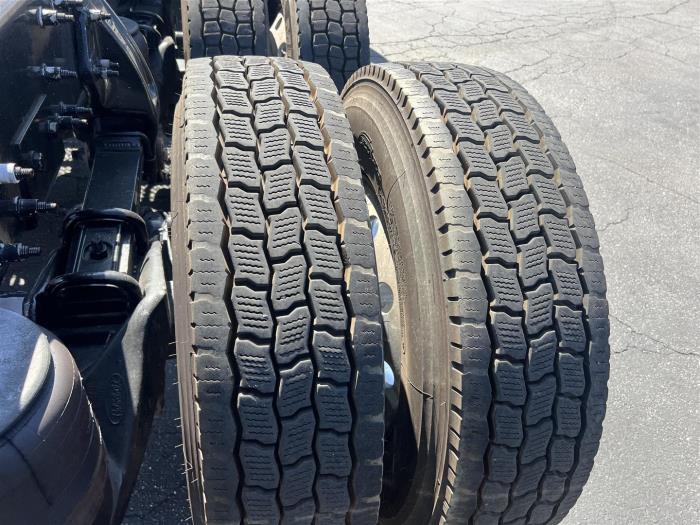 2020 Peterbilt 567-16
