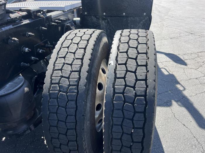 2020 Peterbilt 567-17