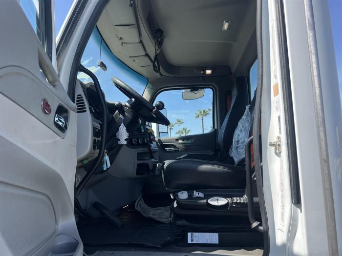 2020 Peterbilt 567-26