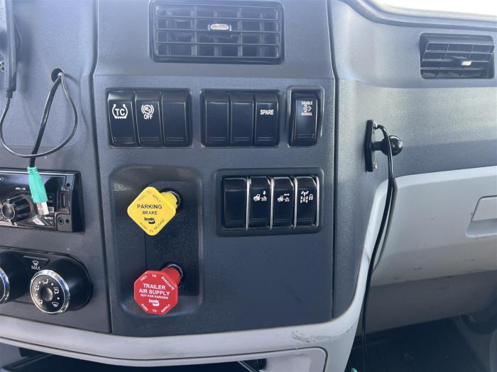 2020 Peterbilt 567-29