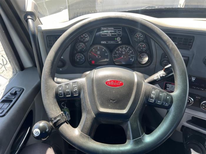2020 Peterbilt 567-33