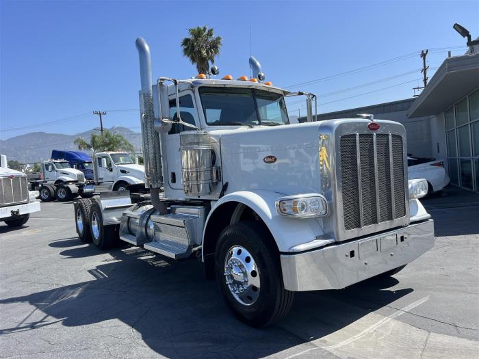 2021 Peterbilt 389-3
