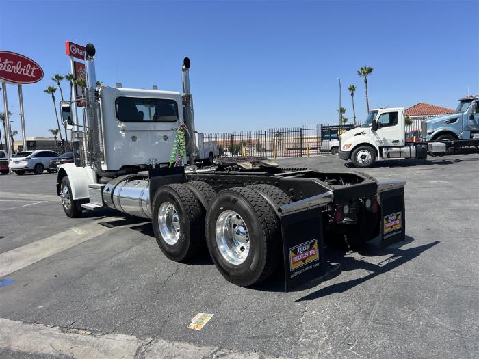 2021 Peterbilt 389-7