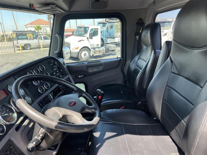2021 Peterbilt 389-19