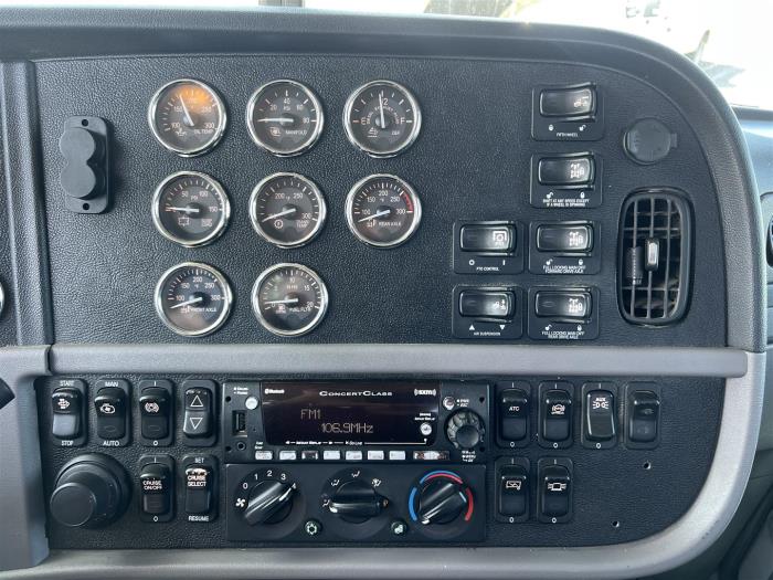 2021 Peterbilt 389-21
