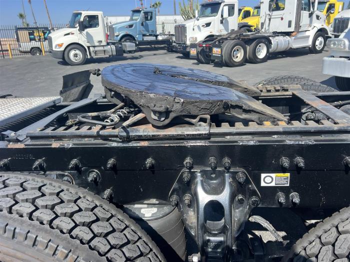 2018 Peterbilt 579-9