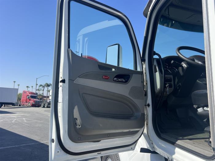 2018 Peterbilt 579-17