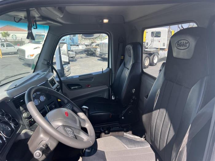 2018 Peterbilt 579-19