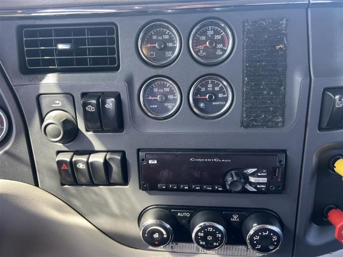 2018 Peterbilt 579-23