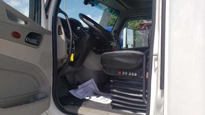2019 Peterbilt 579-8