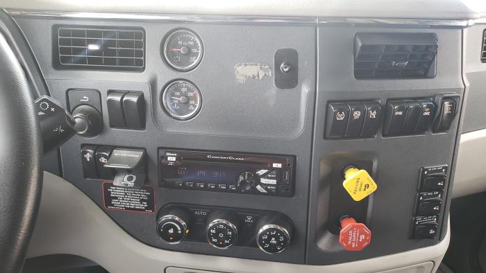 2019 Peterbilt 579-12