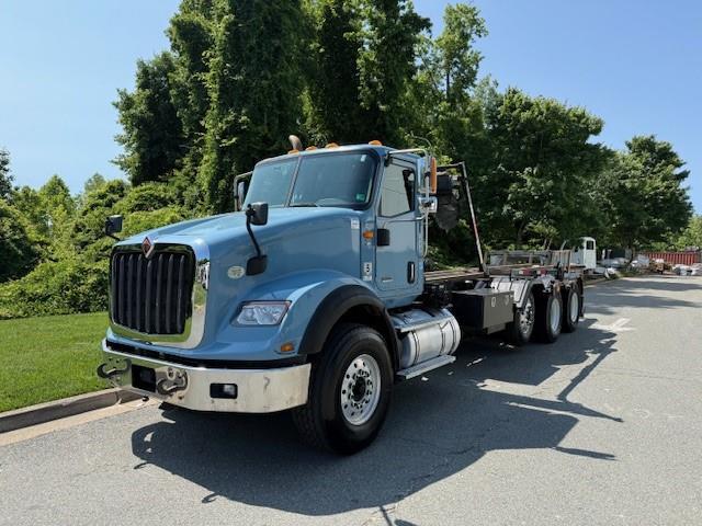 2020 International HX620-1