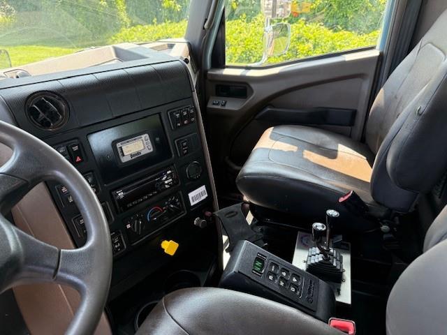 2020 International HX620-8